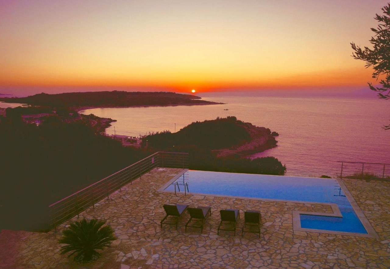Beachfront Villa Seasun By Posarellivillas Ájosz Szpirídonasz Kültér fotó